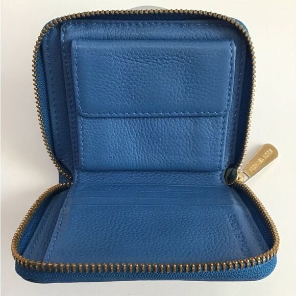 Michael Kors Blue Pebble Leather Zip Around Wallet - Picture 3 of 12